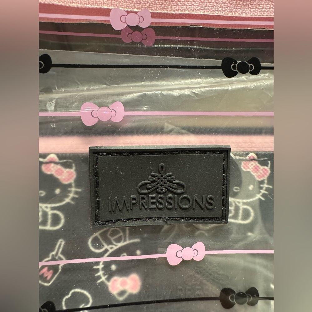 🚫SOLD🚫 Hello Kitty Cosmetic Pouch Set - Pair of 2 Slim Pouches - Picture 4 of 6